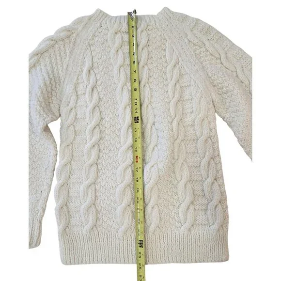 Handmade White Cable Knit Sweater Warm Cozy Design Raglan Sleeves Classic Style - Picture 7 of 7